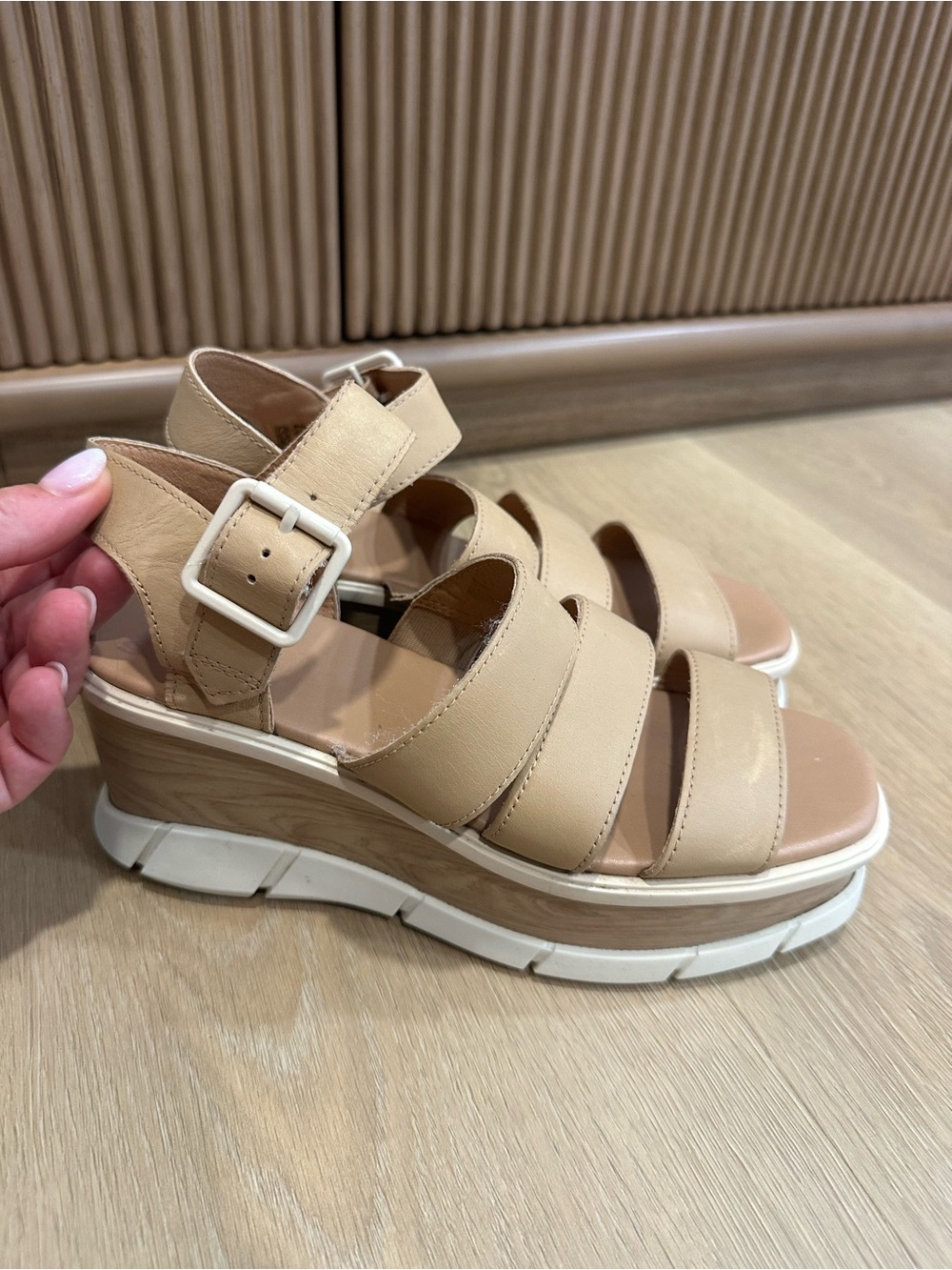 Sorel Joanie III Ankle Strap Wedge Sandals size 7.5